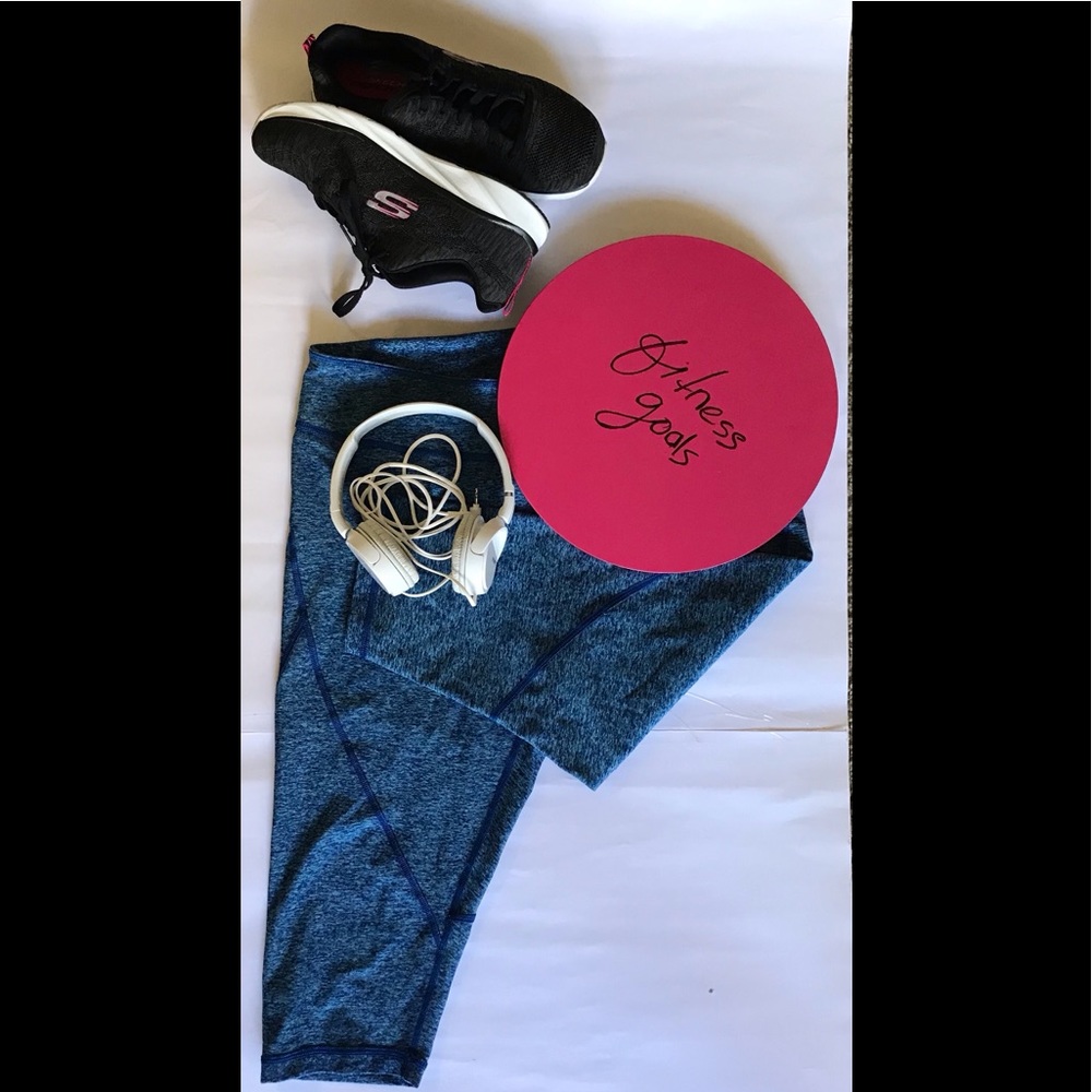 Zella  Blue Activewear Crop Pants Size XL